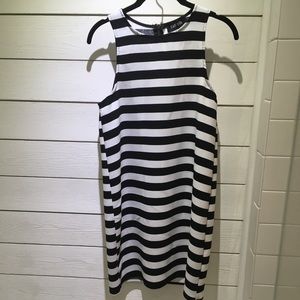 Boutique fabrik black & white shift dress